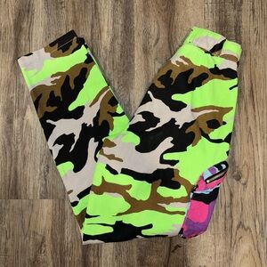 NEW W/O Tags Women Camo Pants